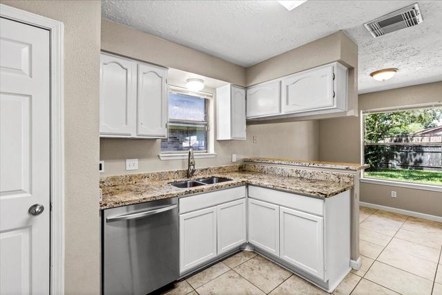 408 Bayridge Drive, League City, TX 77573