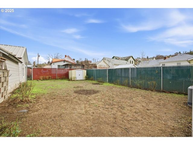 606 Sw 2ND St, Pendleton, OR 97801