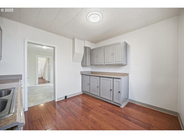606 Sw 2ND St, Pendleton, OR 97801