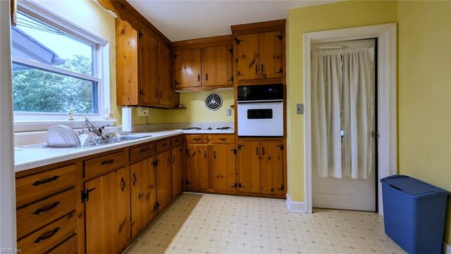 7825 Walters DR, Norfolk, VA 23518