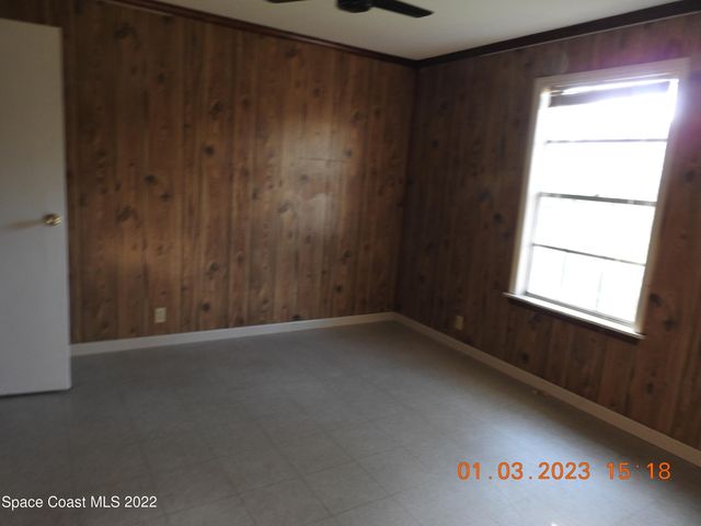 484 Bridgeport Avenue NW, Palm Bay, FL 32907