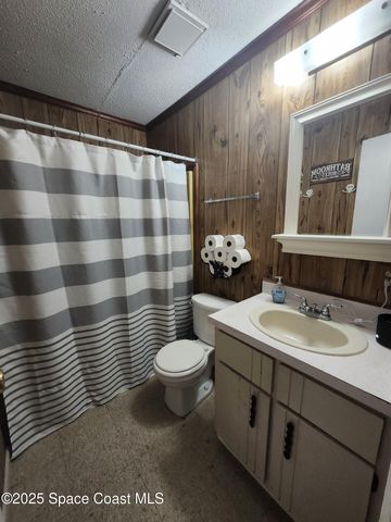 484 Bridgeport Avenue NW, Palm Bay, FL 32907