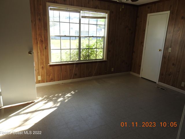 484 Bridgeport Avenue NW, Palm Bay, FL 32907