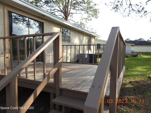 484 Bridgeport Avenue NW, Palm Bay, FL 32907