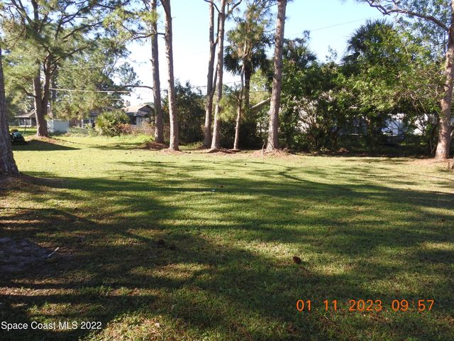 484 Bridgeport Avenue NW, Palm Bay, FL 32907