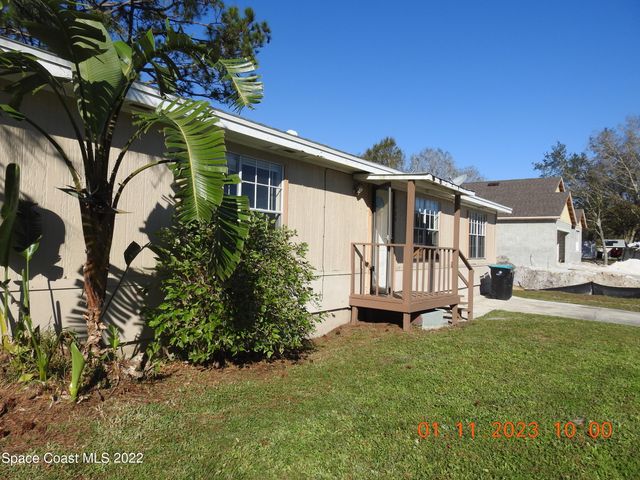 484 Bridgeport Avenue NW, Palm Bay, FL 32907