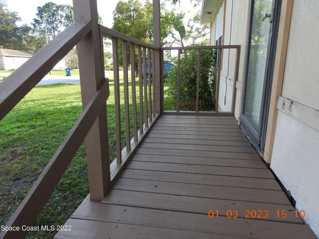 484 Bridgeport Avenue NW, Palm Bay, FL 32907