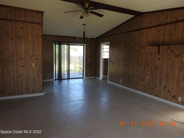 484 Bridgeport Avenue NW, Palm Bay, FL 32907