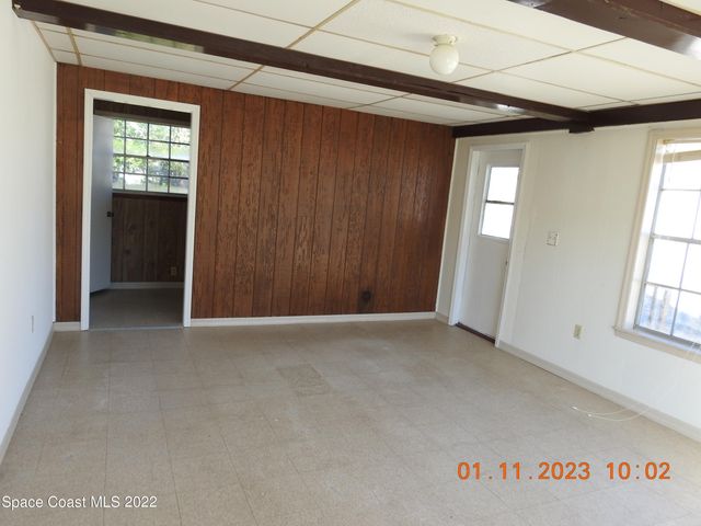 484 Bridgeport Avenue NW, Palm Bay, FL 32907