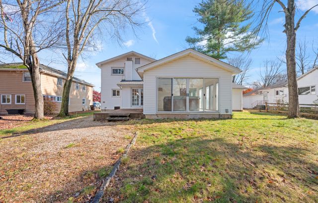 11 Rye Ridge Parkway, West Hartford, CT 06117