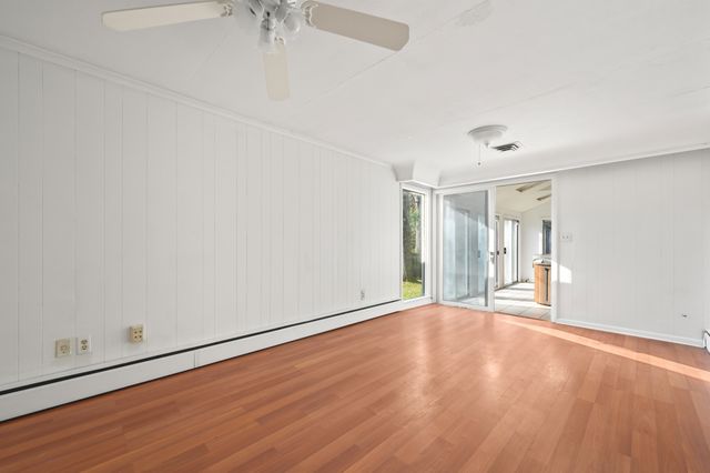 11 Rye Ridge Parkway, West Hartford, CT 06117