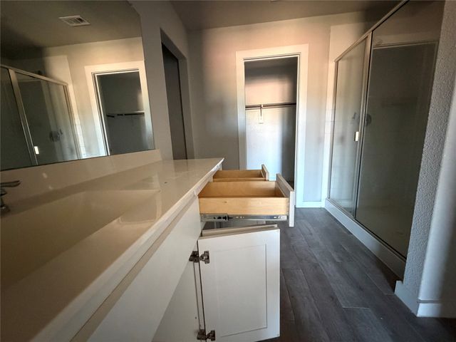 820 Lakeview Drive, Alvarado, TX 76009