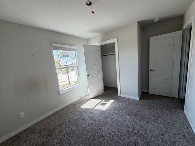 820 Lakeview Drive, Alvarado, TX 76009