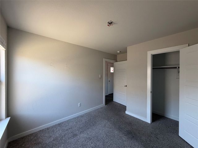 820 Lakeview Drive, Alvarado, TX 76009