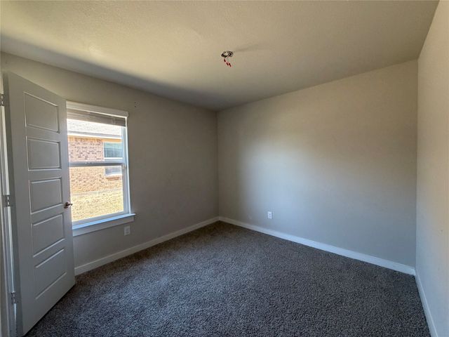 820 Lakeview Drive, Alvarado, TX 76009