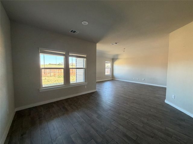 820 Lakeview Drive, Alvarado, TX 76009