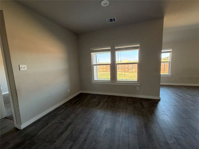 820 Lakeview Drive, Alvarado, TX 76009