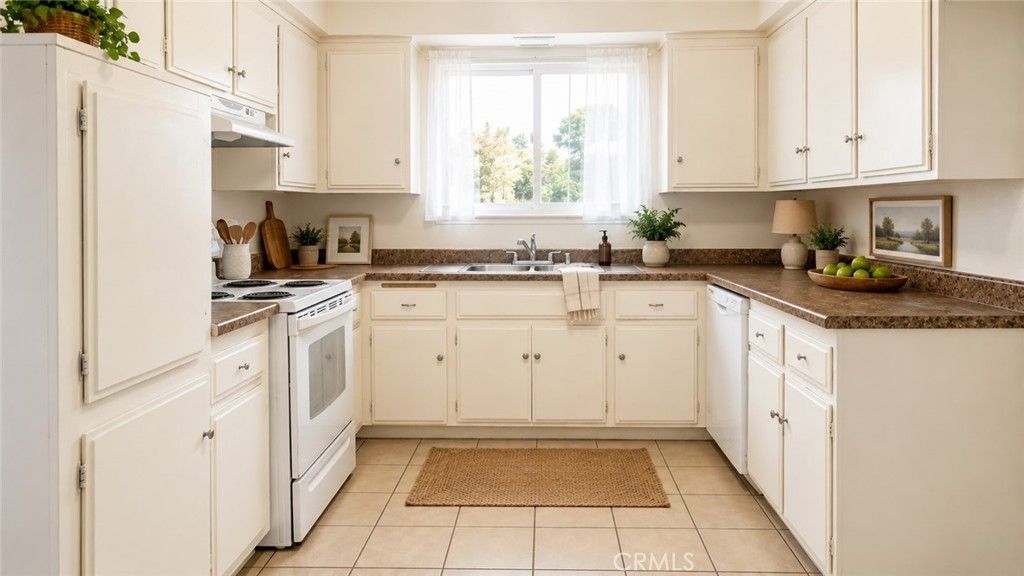 Image 5 of property listing at 45650 Fig Avenue, Lancaster, CA 93534