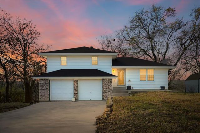 21302 SE Clover Hills Road, Cleveland, MO 64734