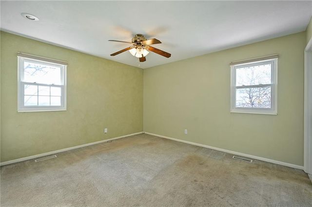 21302 SE Clover Hills Road, Cleveland, MO 64734