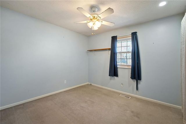 21302 SE Clover Hills Road, Cleveland, MO 64734