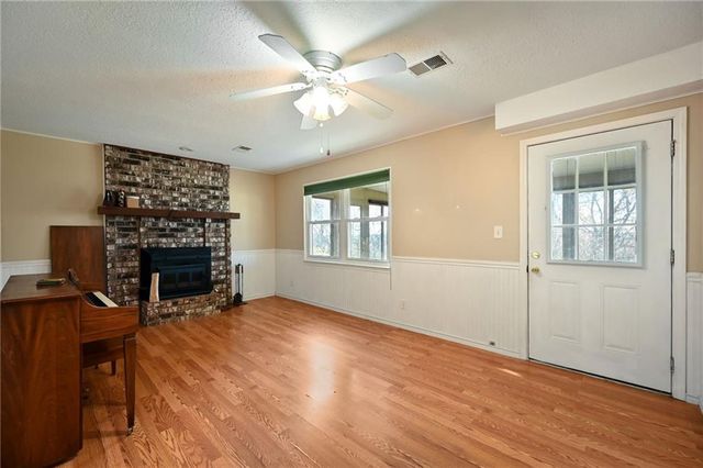 21302 SE Clover Hills Road, Cleveland, MO 64734