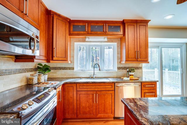 10993 HIGHRIDGE ST, Fairfax Station, VA 22039