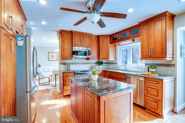 10993 HIGHRIDGE ST, Fairfax Station, VA 22039