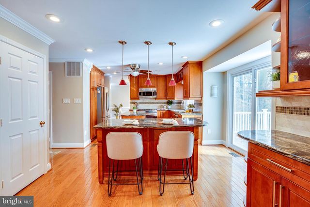 10993 HIGHRIDGE ST, Fairfax Station, VA 22039