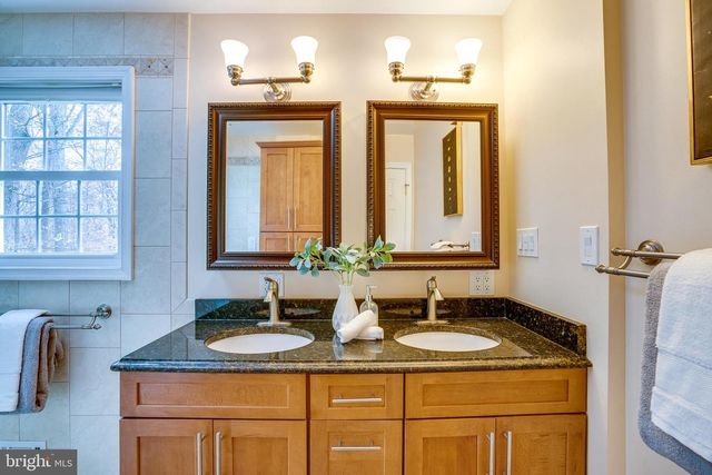 10993 HIGHRIDGE ST, Fairfax Station, VA 22039