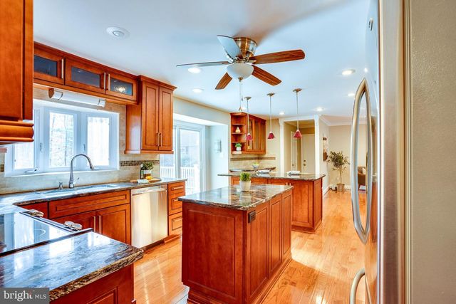 10993 HIGHRIDGE ST, Fairfax Station, VA 22039