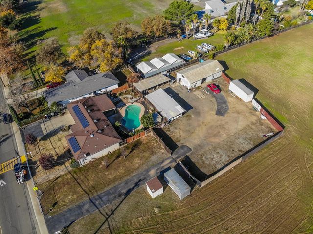 5025 El Paraiso Ave, Sacramento, CA 95824