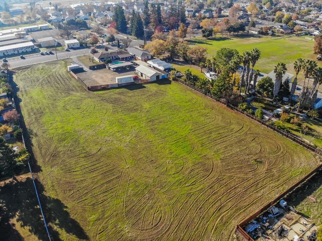 5025 El Paraiso Ave, Sacramento, CA 95824