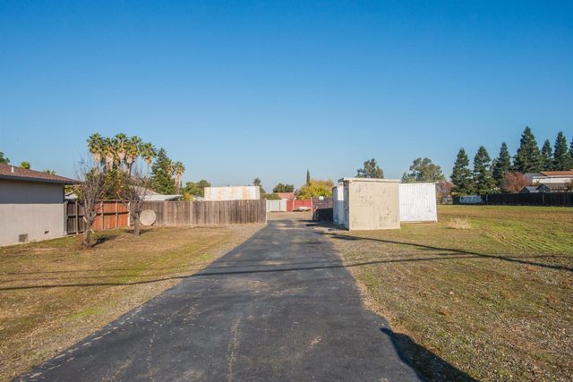 5025 El Paraiso Ave, Sacramento, CA 95824