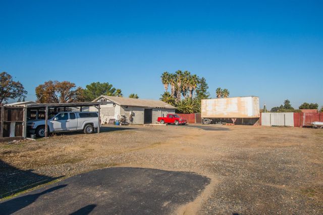 5025 El Paraiso Ave, Sacramento, CA 95824