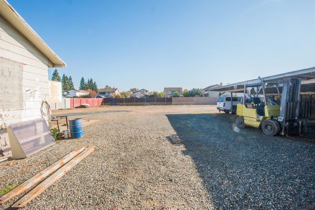 5025 El Paraiso Ave, Sacramento, CA 95824