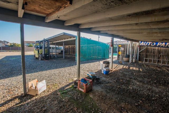 5025 El Paraiso Ave, Sacramento, CA 95824