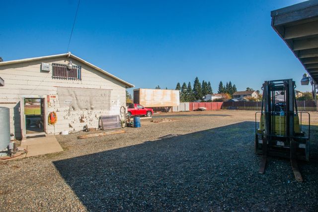 5025 El Paraiso Ave, Sacramento, CA 95824