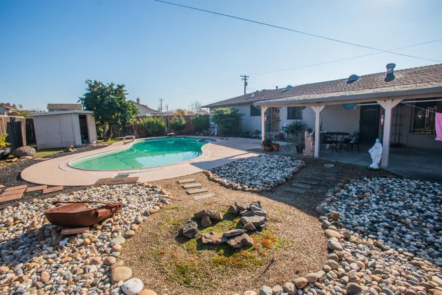 5025 El Paraiso Ave, Sacramento, CA 95824