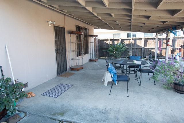 5025 El Paraiso Ave, Sacramento, CA 95824