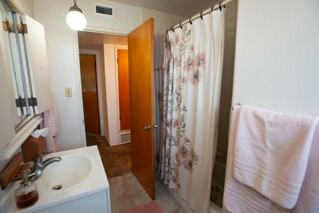 5025 El Paraiso Ave, Sacramento, CA 95824