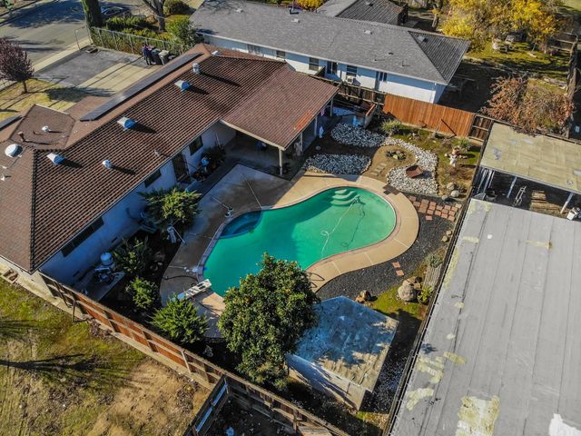 5025 El Paraiso Ave, Sacramento, CA 95824