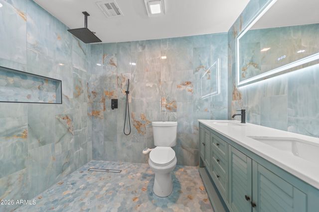 8202 E WHITTON Avenue, Scottsdale, AZ 85251