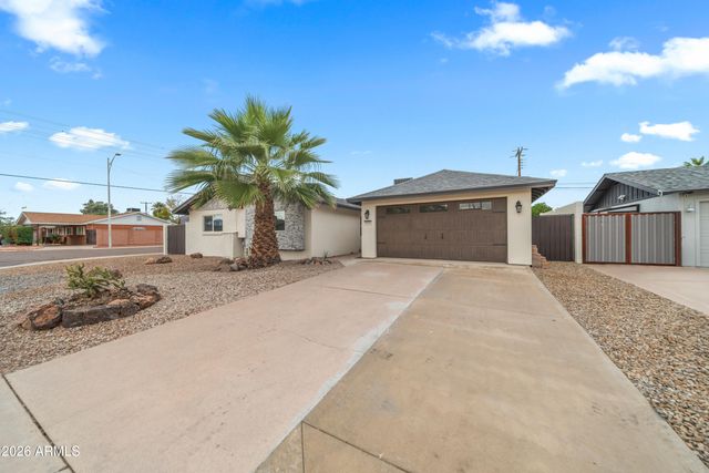 8202 E WHITTON Avenue, Scottsdale, AZ 85251