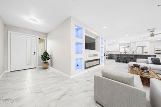 8202 E WHITTON Avenue, Scottsdale, AZ 85251