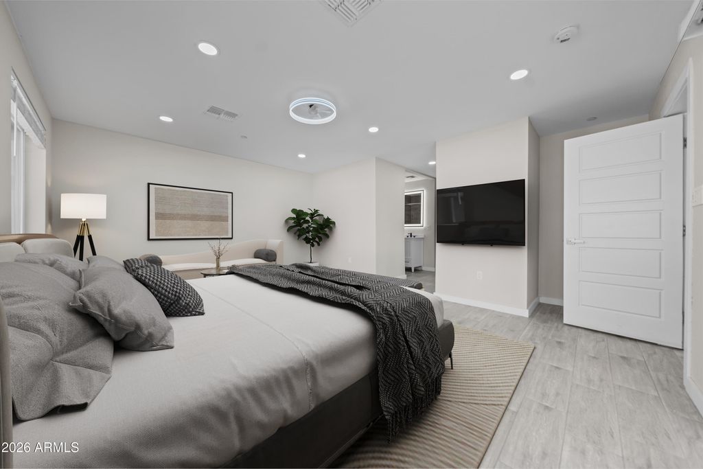 8202 E WHITTON Avenue, Scottsdale, AZ 85251 — photo 5