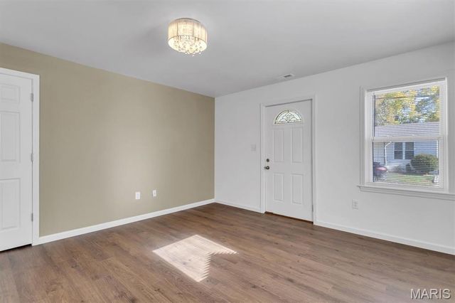 9929 Meadow Avenue, St Louis, MO 63125