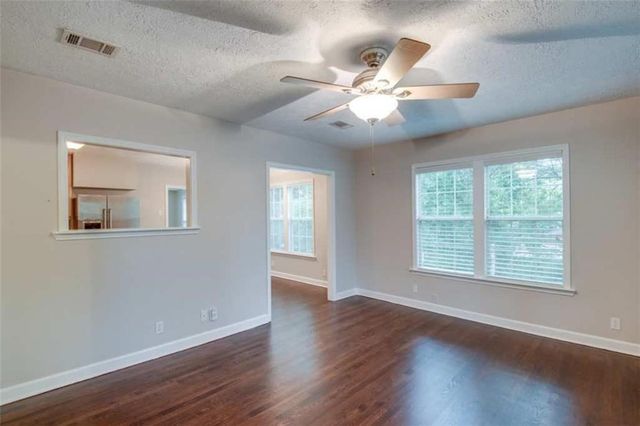 2802 S 4th ST, Austin, TX 78704