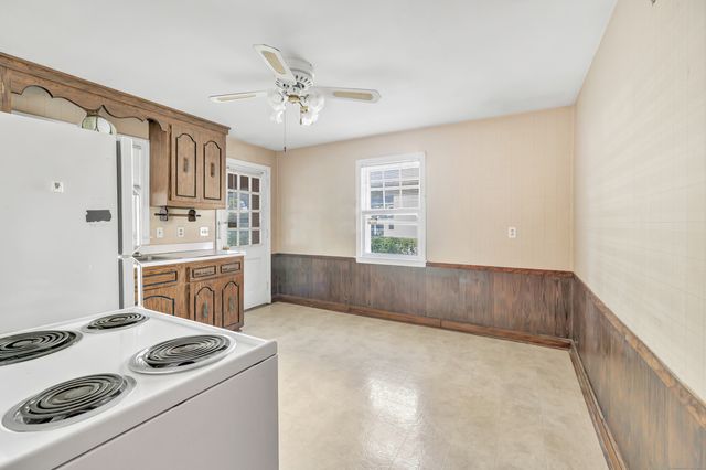 37 Herald Avenue, Bridgeport, CT 06606