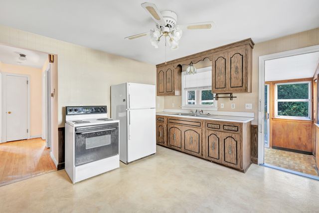 37 Herald Avenue, Bridgeport, CT 06606